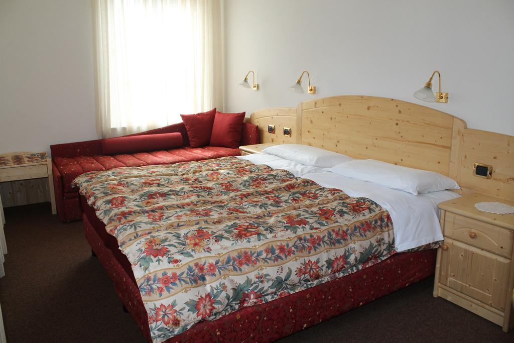 Albergo Trentino モエナ 部屋 写真