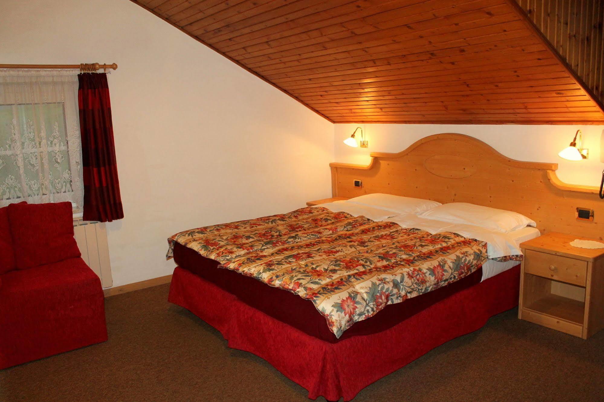Albergo Trentino モエナ エクステリア 写真