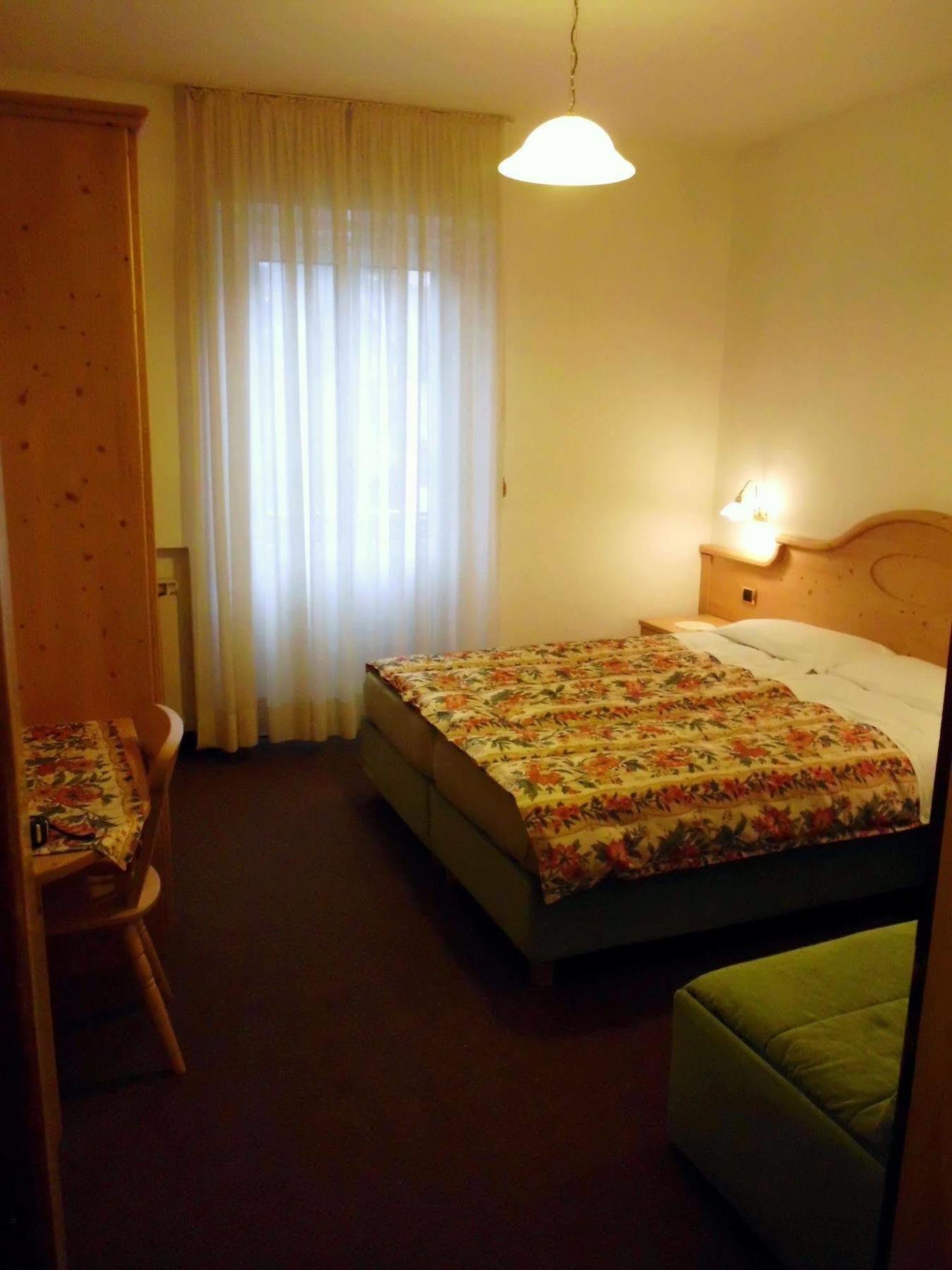 Albergo Trentino モエナ エクステリア 写真