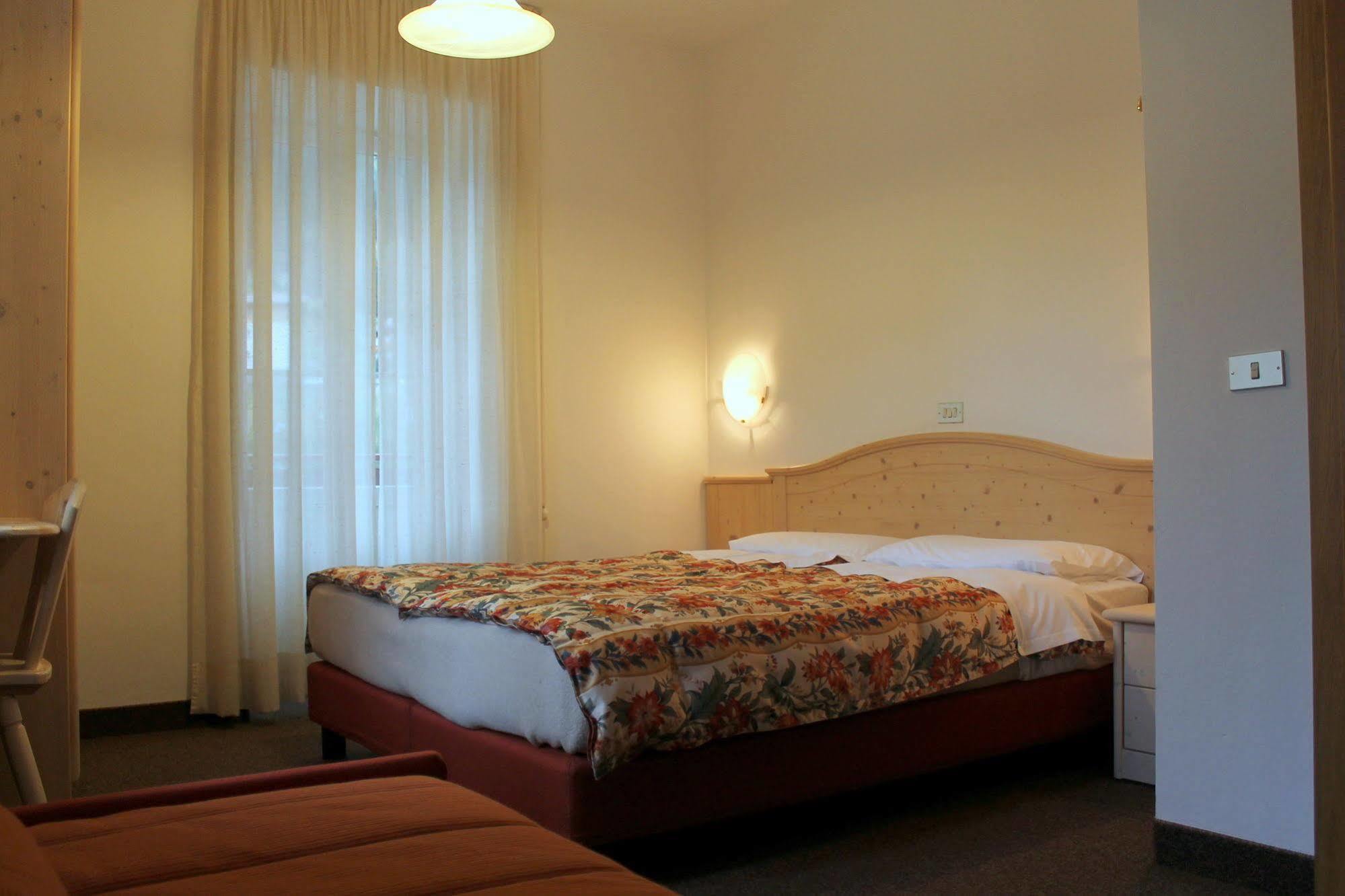 Albergo Trentino モエナ エクステリア 写真