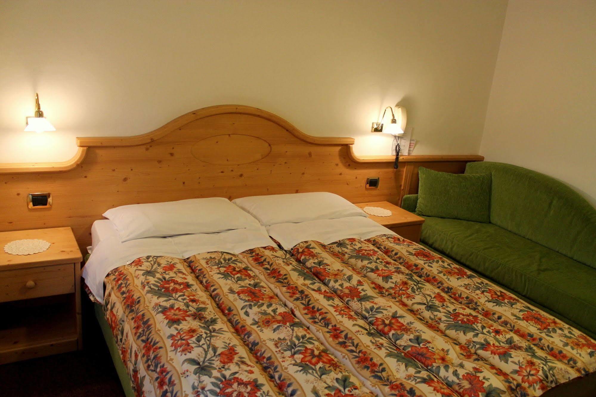 Albergo Trentino モエナ エクステリア 写真